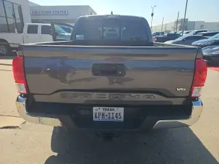 Toyota Tacoma 2017 4x2 TRD Off-Road 4dr Double Cab 5.0 ft SB
