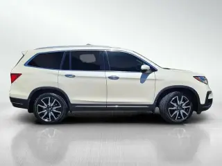 Honda Pilot 2019 AWD Touring 4dr SUV w/Rear Captain's Chairs
