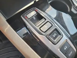 Honda Pilot 2019 AWD Touring 4dr SUV w/Rear Captain's Chairs
