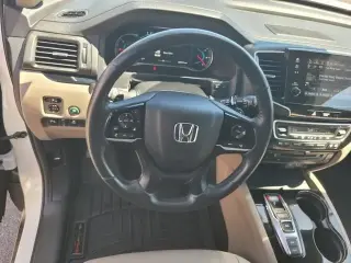 Honda Pilot 2019 AWD Touring 4dr SUV w/Rear Captain's Chairs