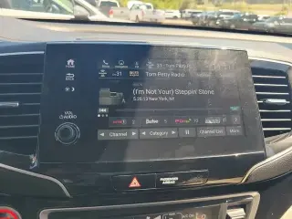 Honda Pilot 2019 AWD Touring 4dr SUV w/Rear Captain's Chairs