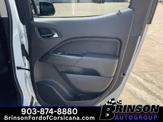 GMC Canyon 2021 4x4 AT4 4dr Crew Cab 5 ft. SB (Cloth)