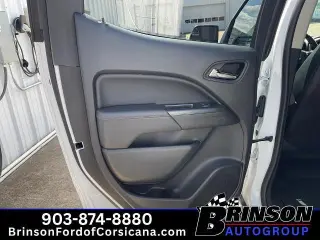 GMC Canyon 2021 4x4 AT4 4dr Crew Cab 5 ft. SB (Cloth)