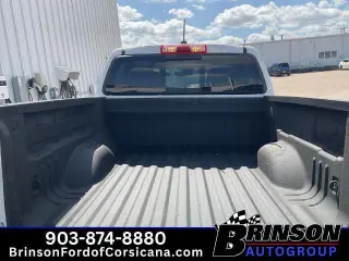 GMC Canyon 2021 4x4 AT4 4dr Crew Cab 5 ft. SB (Cloth)