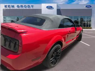 Ford Mustang 2006 GT Deluxe 2dr Convertible