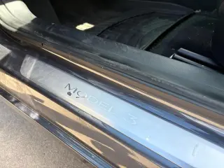 Tesla Model 3 2020 AWD Standard Range 4dr Fastback