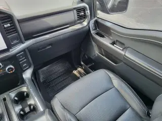 Ford F-150 2023 4x2 XL 4dr SuperCrew 5.5 ft. SB