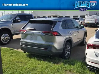 Toyota RAV4 2019 XLE Premium 4dr SUV
