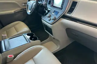 Toyota Sienna 2019 AWD XLE 7-Passenger 4dr Mini-Van