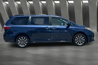 Toyota Sienna 2019 AWD XLE 7-Passenger 4dr Mini-Van