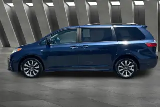 Toyota Sienna 2019 AWD XLE 7-Passenger 4dr Mini-Van