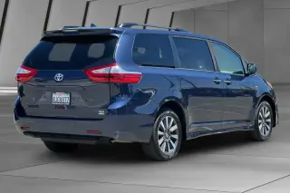 Toyota Sienna 2019 AWD XLE 7-Passenger 4dr Mini-Van