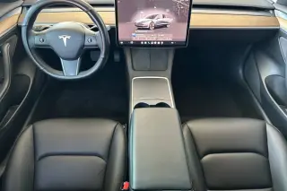 Tesla Model 3 2022 4dr Sedan
