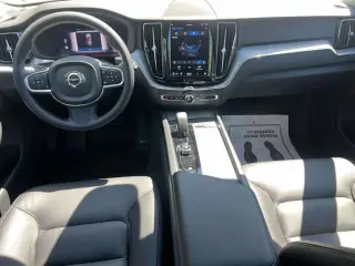 Volvo XC60 2024 AWD B5 Core Dark Theme 4dr SUV