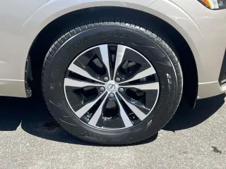 Volvo XC60 2024 AWD B5 Core Dark Theme 4dr SUV