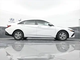 Hyundai ELANTRA 2026 SE 4dr Sedan