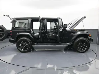 Jeep Wrangler Unlimited 2022 4x4 High Altitude 4dr SUV