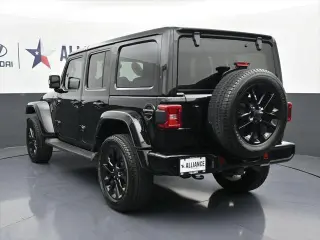 Jeep Wrangler Unlimited 2022 4x4 High Altitude 4dr SUV
