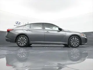 Nissan Altima 2024 2.5 SV 4dr Sedan