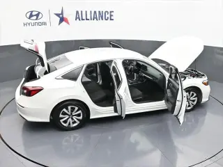 Honda Civic 2025 LX 4dr Sedan