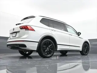 Volkswagen Tiguan 2022 SE R-Line Black 4dr SUV