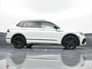 Volkswagen Tiguan 2022 SE R-Line Black 4dr SUV