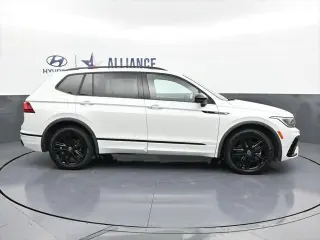 Volkswagen Tiguan 2022 SE R-Line Black 4dr SUV