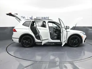 Volkswagen Tiguan 2022 SE R-Line Black 4dr SUV