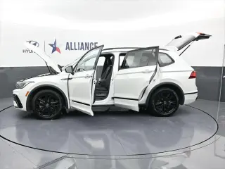 Volkswagen Tiguan 2022 SE R-Line Black 4dr SUV