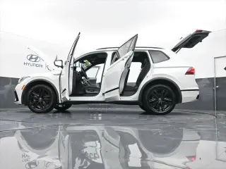 Volkswagen Tiguan 2022 SE R-Line Black 4dr SUV