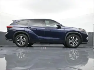 Toyota Highlander 2021 AWD XLE 4dr SUV