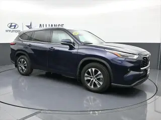 Toyota Highlander 2021 AWD XLE 4dr SUV