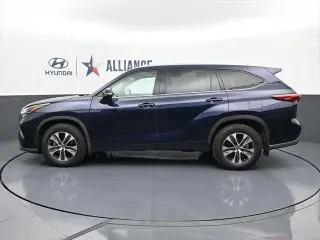 Toyota Highlander 2021 AWD XLE 4dr SUV