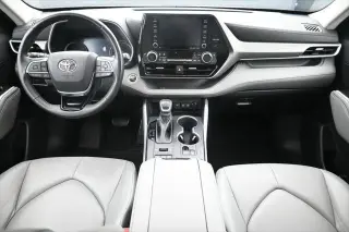 Toyota Highlander 2021 AWD XLE 4dr SUV