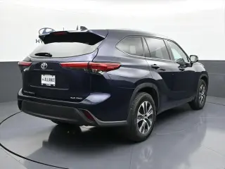 Toyota Highlander 2021 AWD XLE 4dr SUV