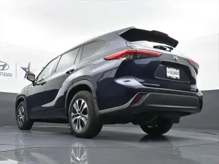 Toyota Highlander 2021 AWD XLE 4dr SUV