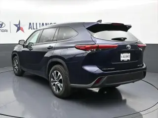 Toyota Highlander 2021 AWD XLE 4dr SUV