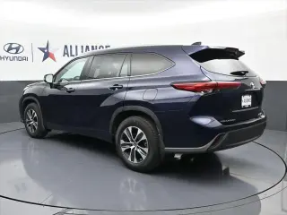 Toyota Highlander 2021 AWD XLE 4dr SUV