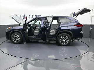 Toyota Highlander 2021 AWD XLE 4dr SUV