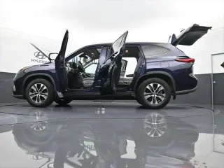 Toyota Highlander 2021 AWD XLE 4dr SUV