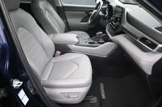 Toyota Highlander 2021 AWD XLE 4dr SUV