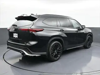 Toyota Highlander 2024 XSE 4dr SUV