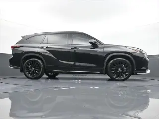 Toyota Highlander 2024 XSE 4dr SUV