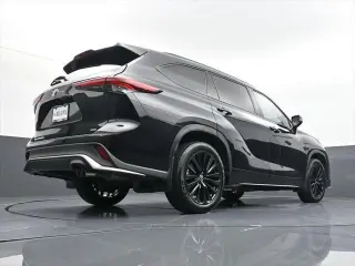 Toyota Highlander 2024 XSE 4dr SUV