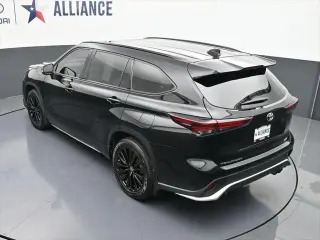 Toyota Highlander 2024 XSE 4dr SUV