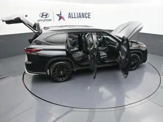 Toyota Highlander 2024 XSE 4dr SUV