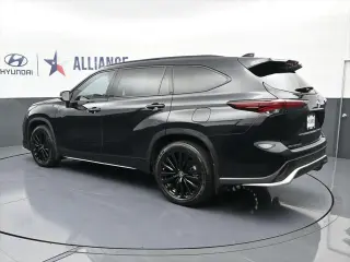 Toyota Highlander 2024 XSE 4dr SUV