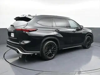 Toyota Highlander 2024 XSE 4dr SUV