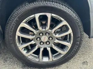 GMC Acadia 2021 Denali 4dr SUV
