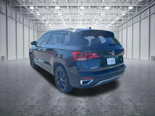 Volkswagen Taos 2023 SE 4dr SUV